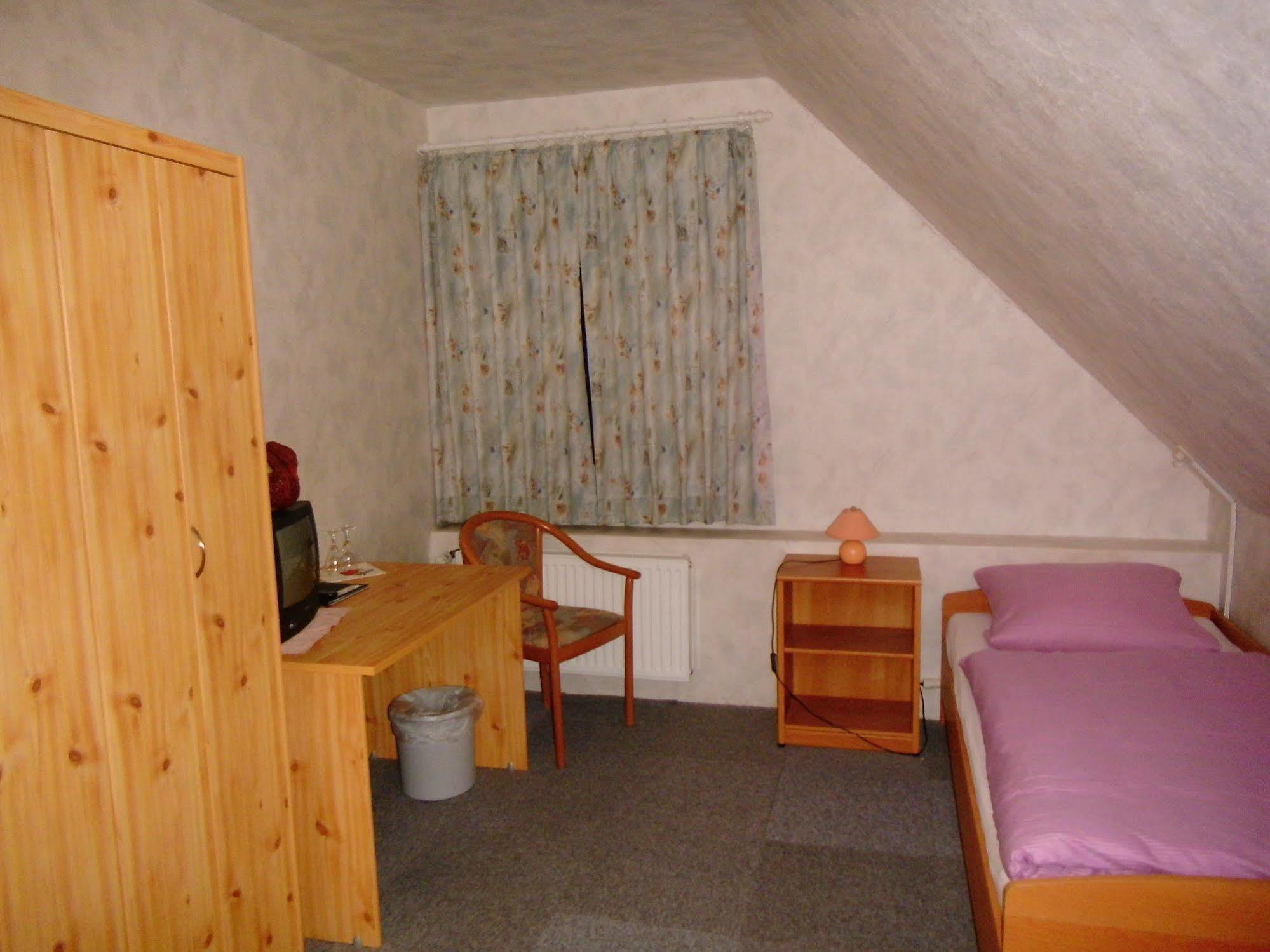 Hotel-Garni "Hof Von Hannover" 维特蒙德 外观 照片